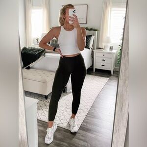 Black Lululemon HR Align Crop 21” leggings Size 10